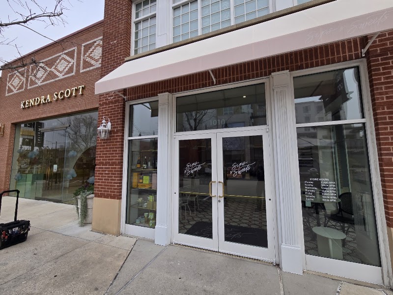 Sips & Sweets Café