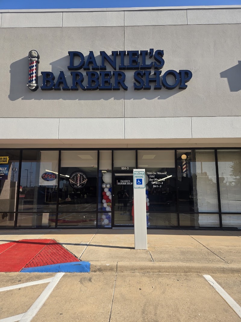 Daniel's Barber Shop Willis