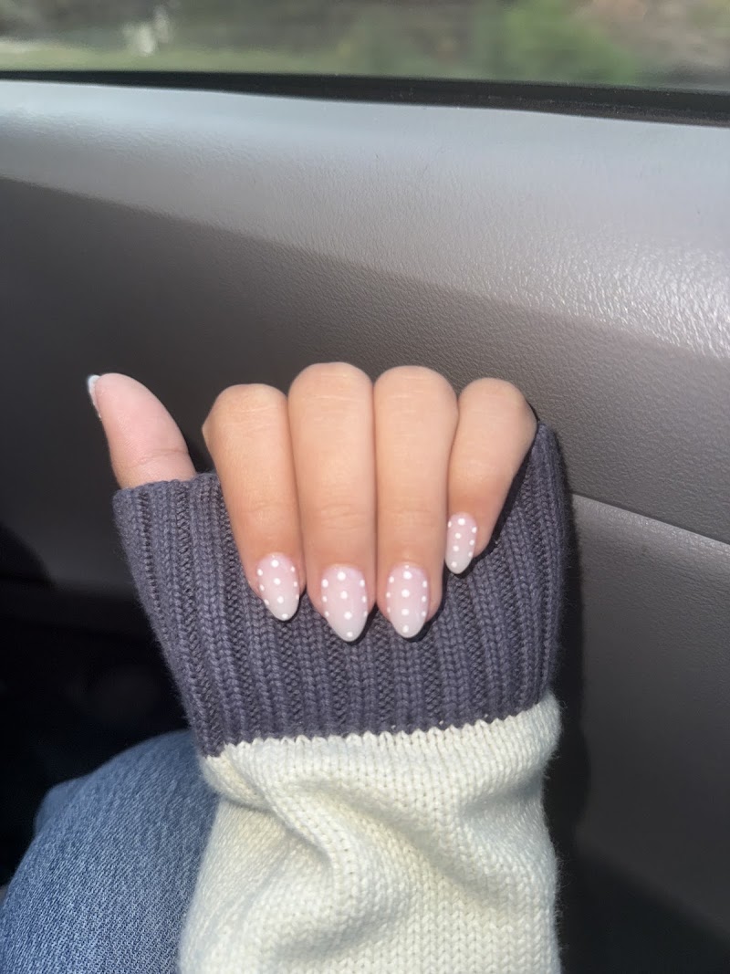Eagle Nails & Spa (10% off for new customer, need to show for redeem)