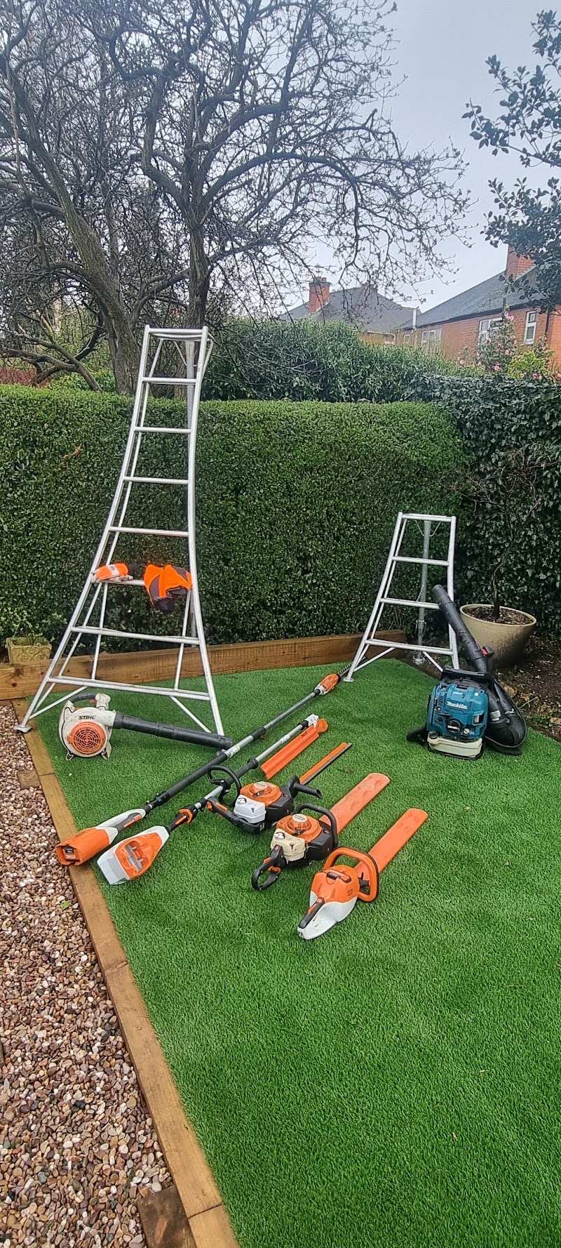 Scrambledlegs Lawn Mowing, Hedge Cutting, Pressure Washing, Mickleover Littleover areas