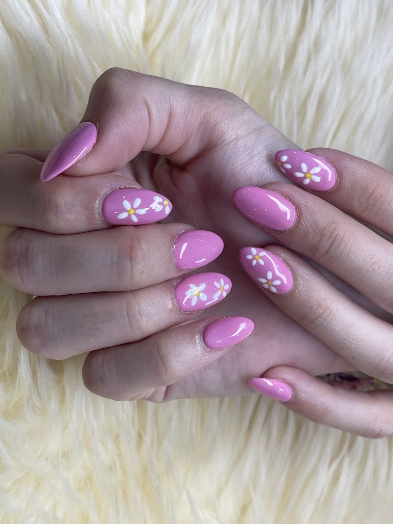 N’ Luxe Nails and Spa