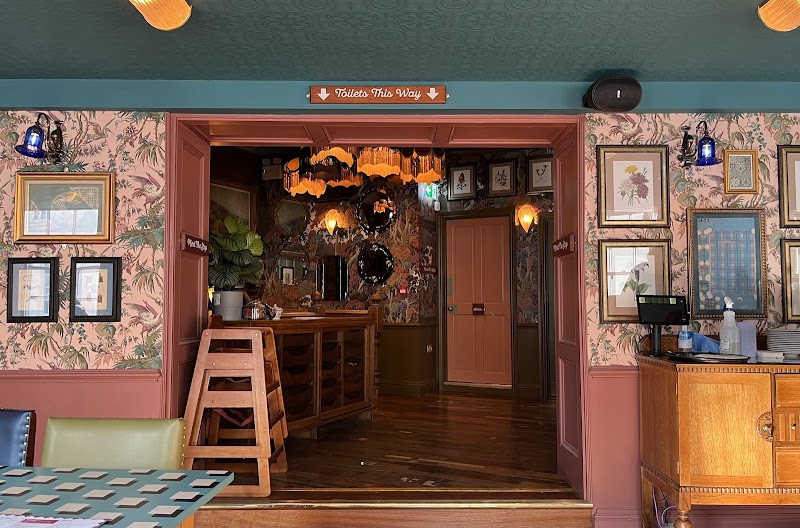 Alfredo Lounge