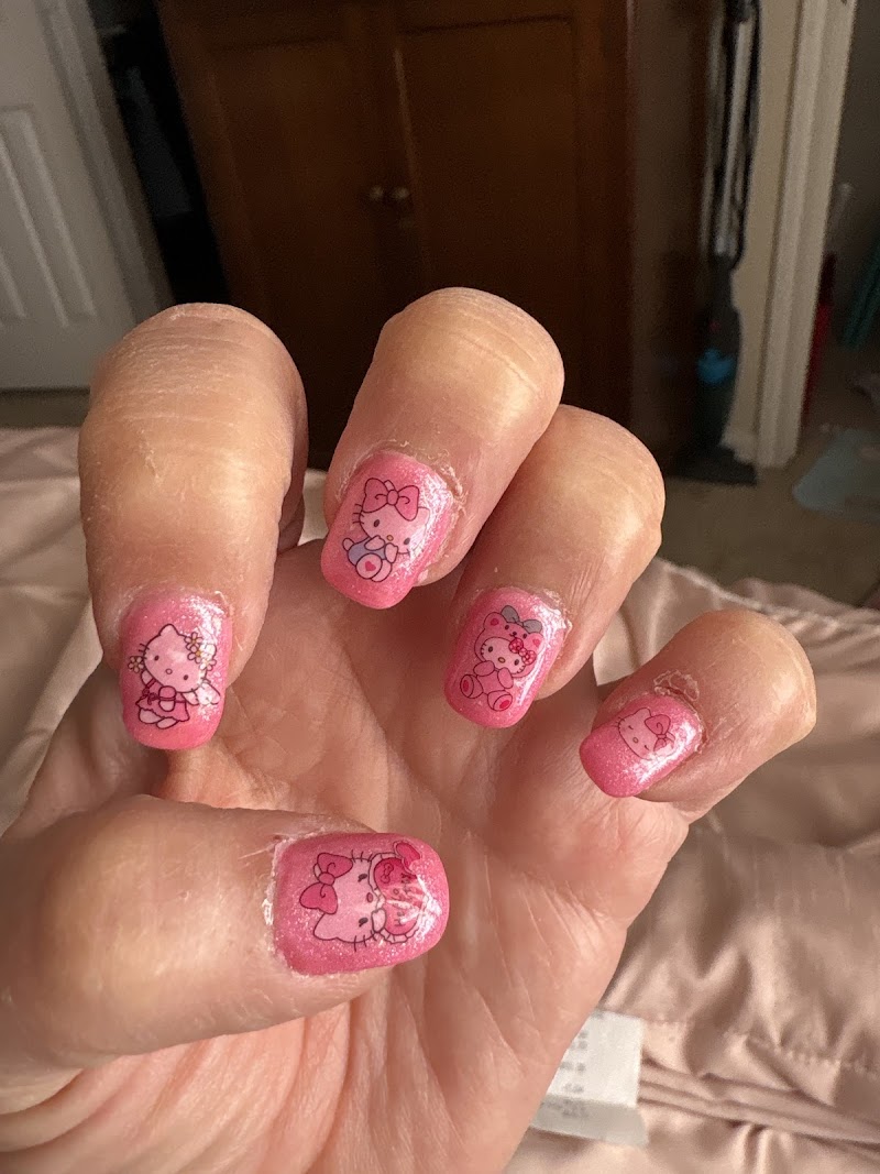Deluxe Nails
