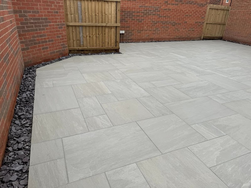 UK MASTER DRIVEWAYS LTD