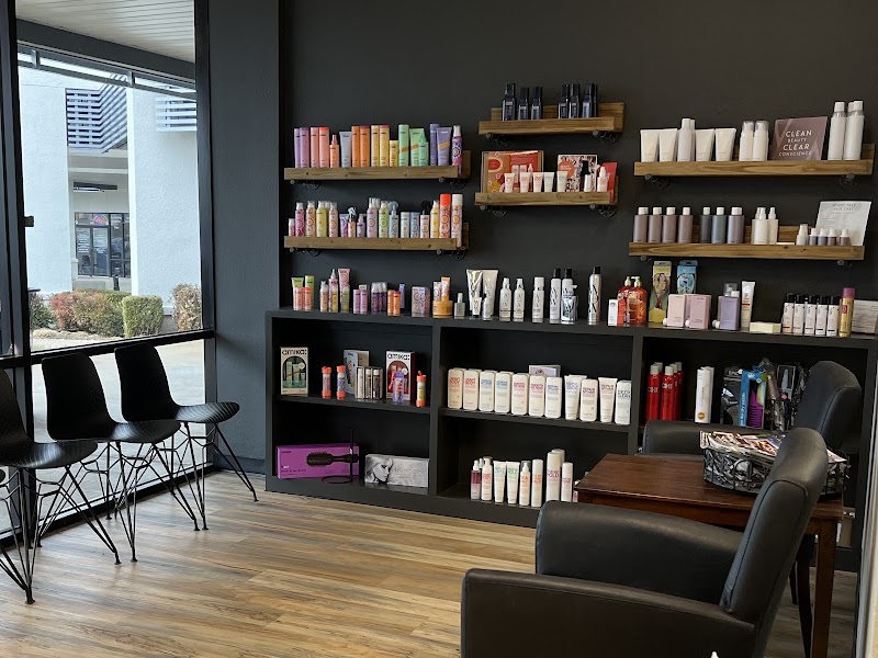 Salon Avant-Garde