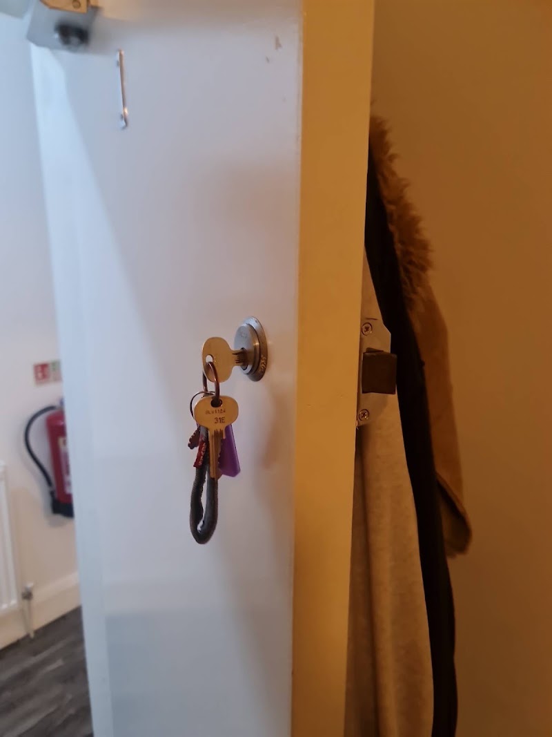 DREADLOCKS LOCKSMITH