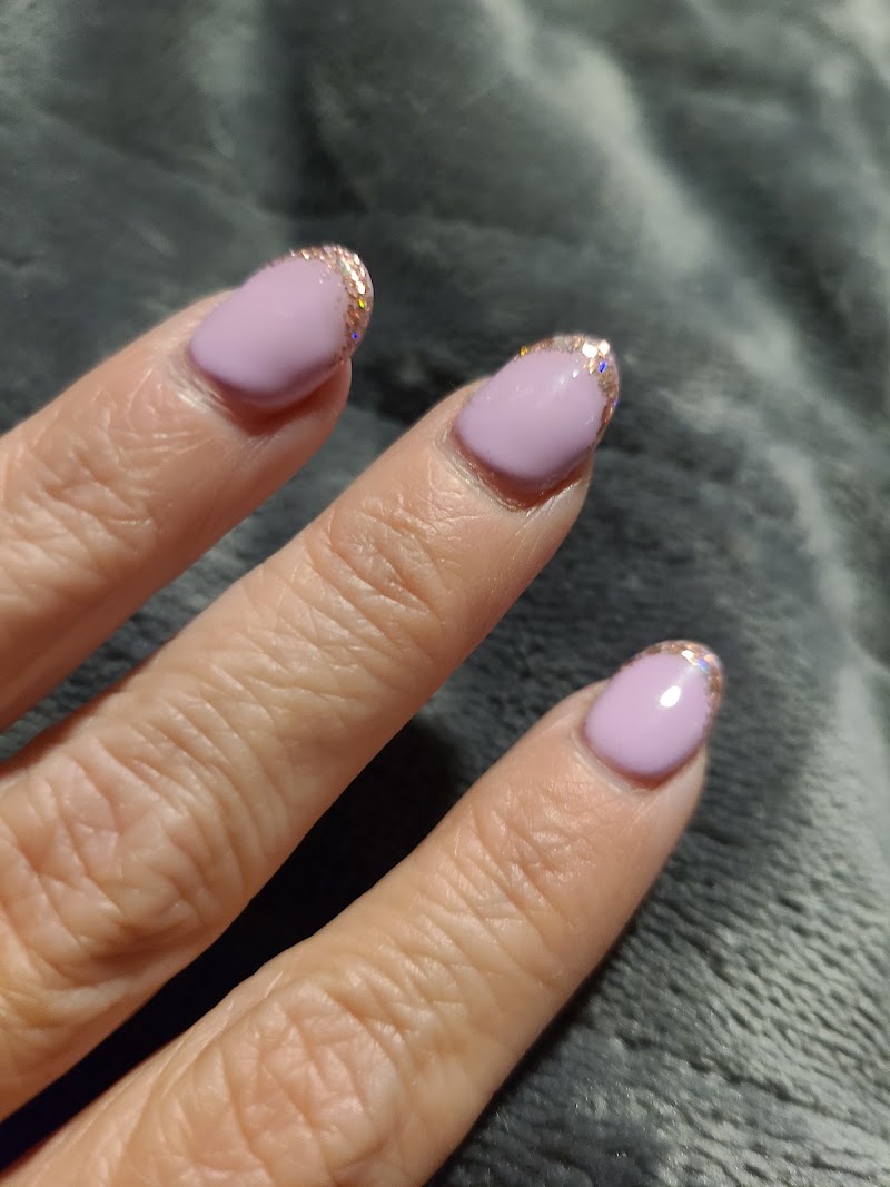 Phenomenails ( changed to Trinity Nail Lounge)