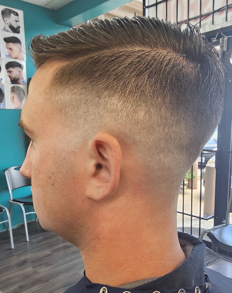 Súper Mak Barber shop and salon
