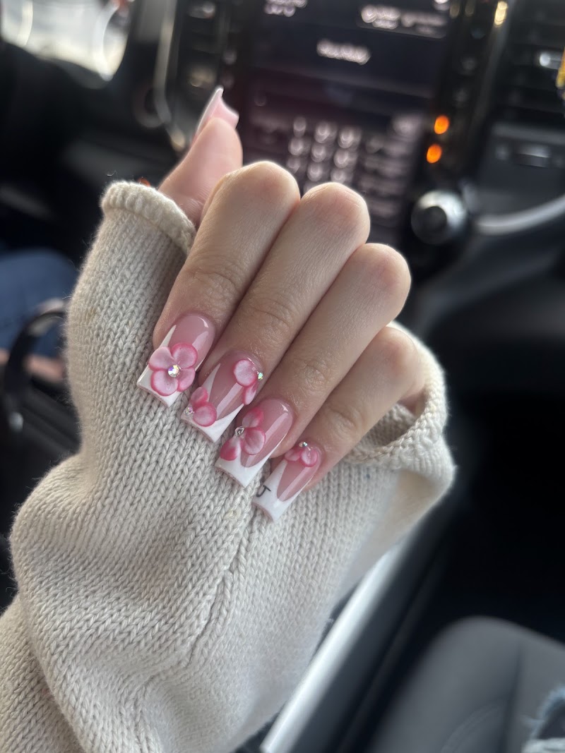 Bijou Nails