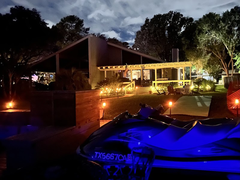 Conroe Lakefront Cottage