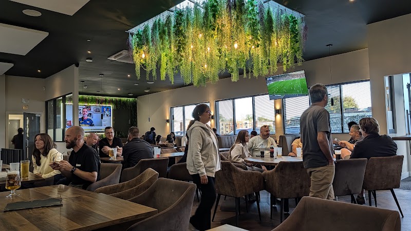 The 72 Bar & Restaurant