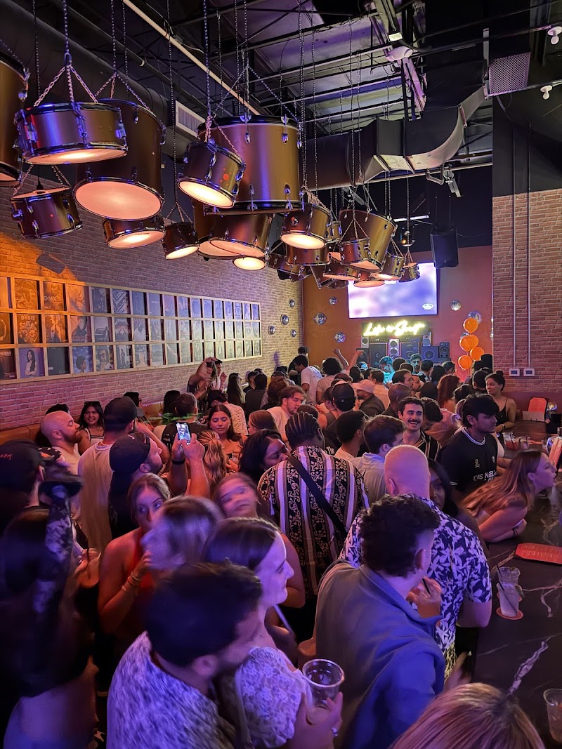 Sweet Caroline Karaoke Bar - Wynwood