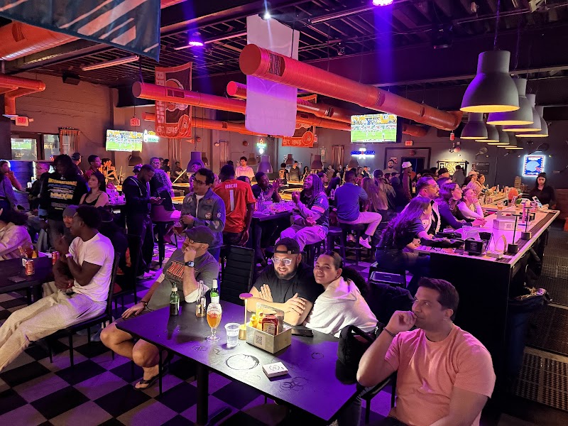 Wynballs Billiards Bar & Grill Miami