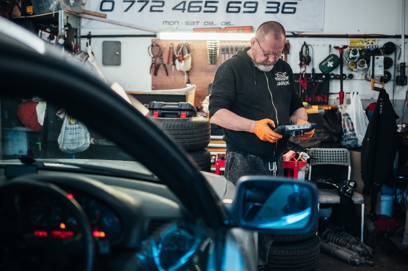 J&H Motors
