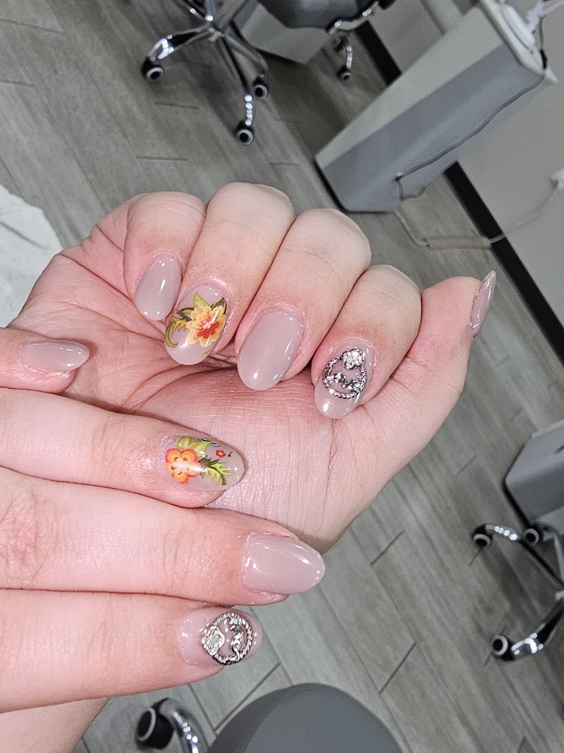 Lucky Nails