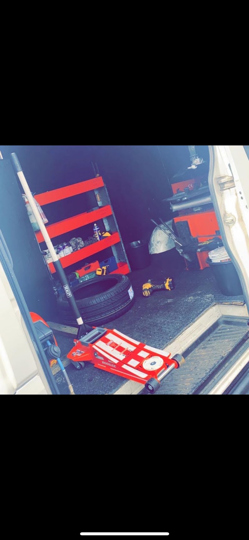 Custom 24/7 mobile tyre fitting and vehicle repair