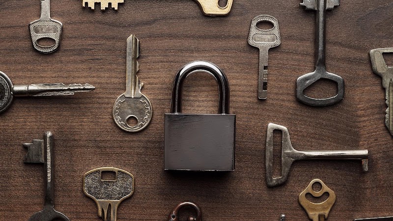 Halls Lock & Key, LLC