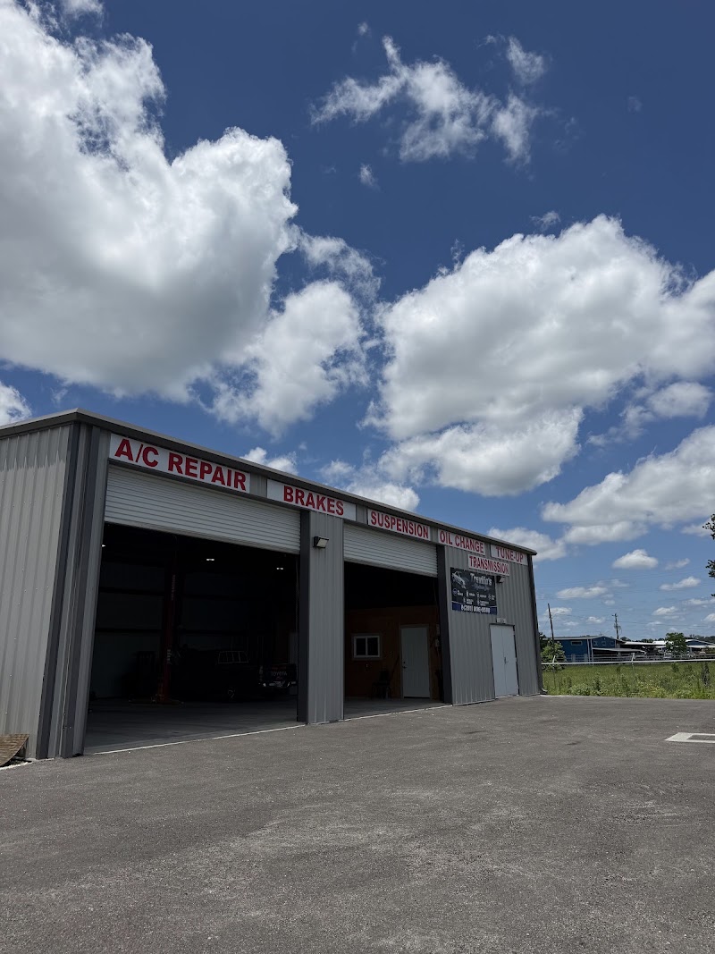 Treviño’s Mechanic Shop
