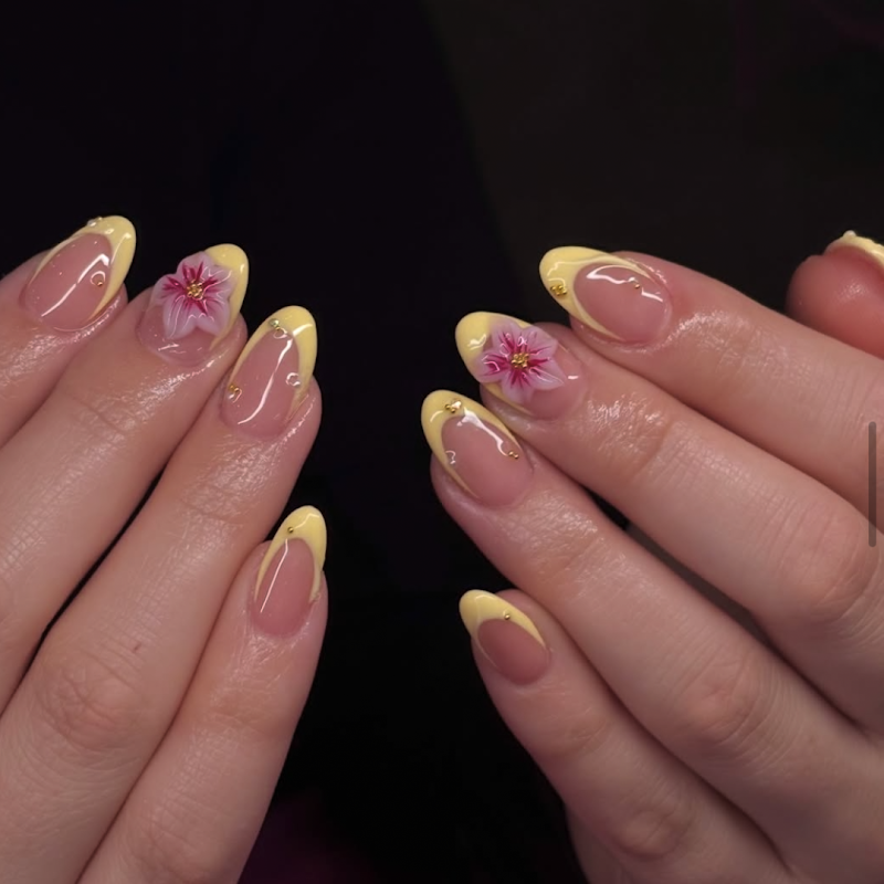 Executive Nails & Spa