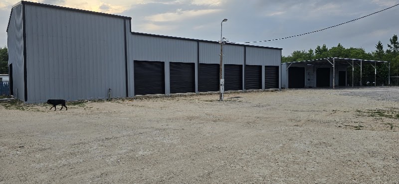 VICTOR'S GARAGE