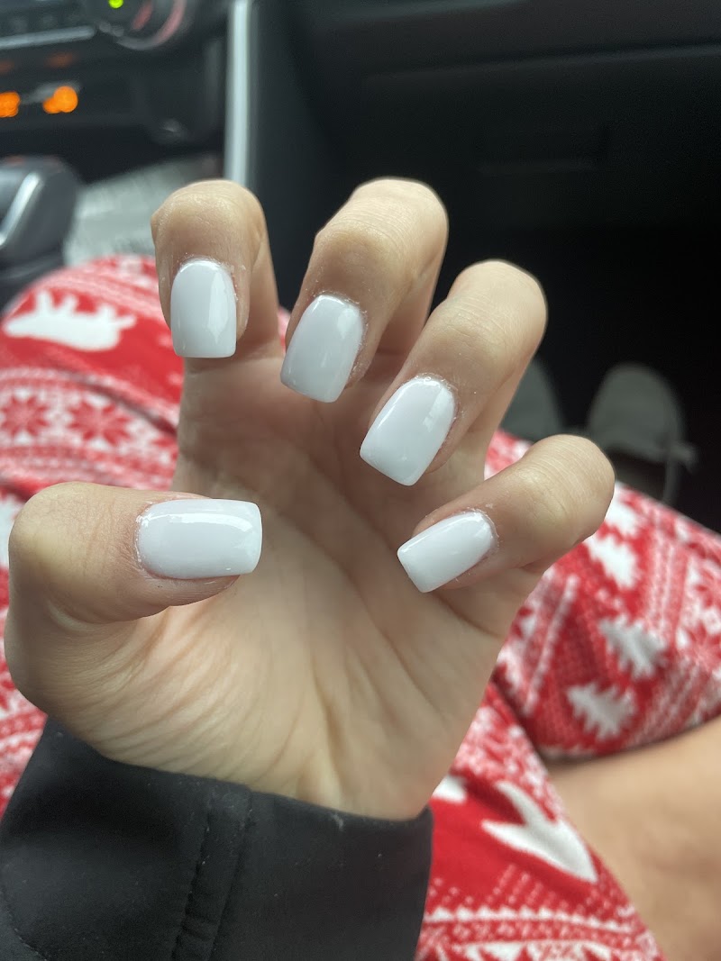 Solar Deluxe Nails
