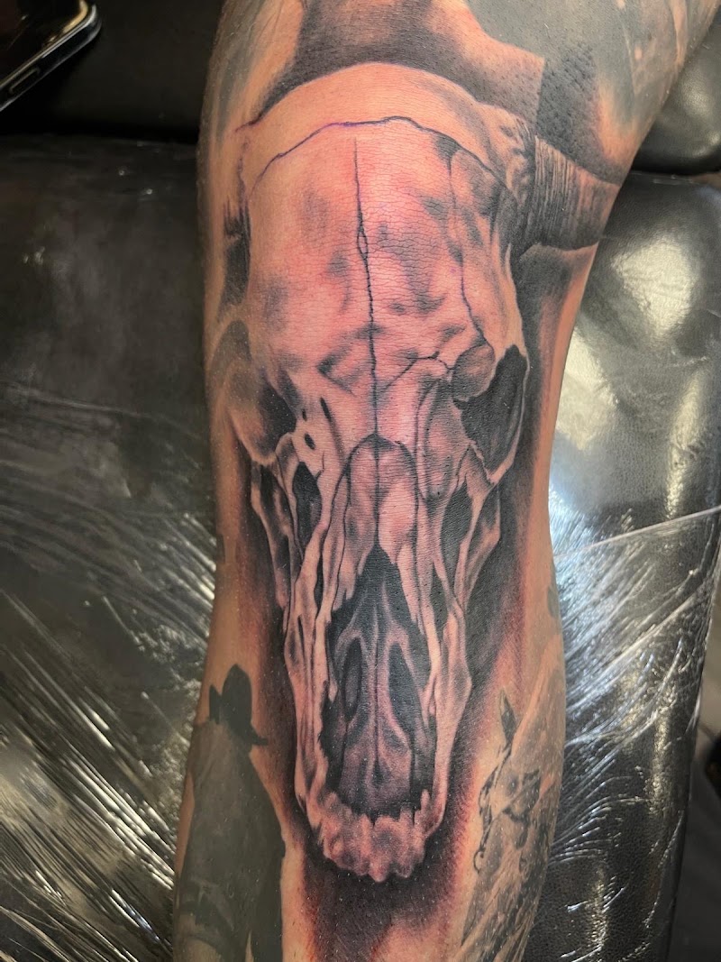Real Art Tattoo
