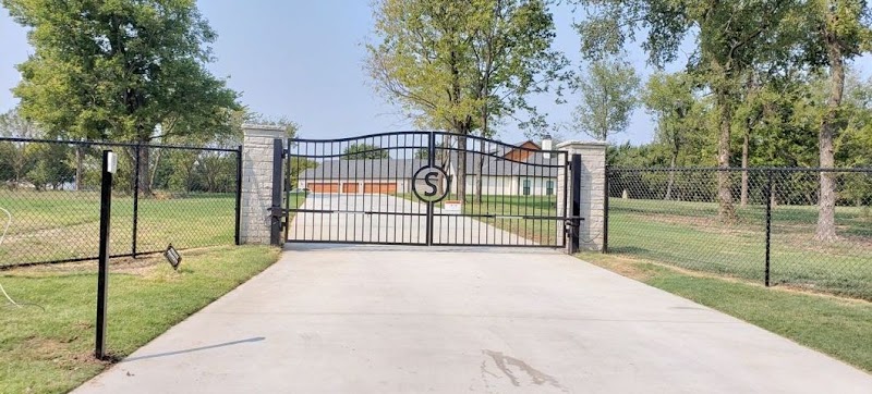 Pro-Line Fence And Gate