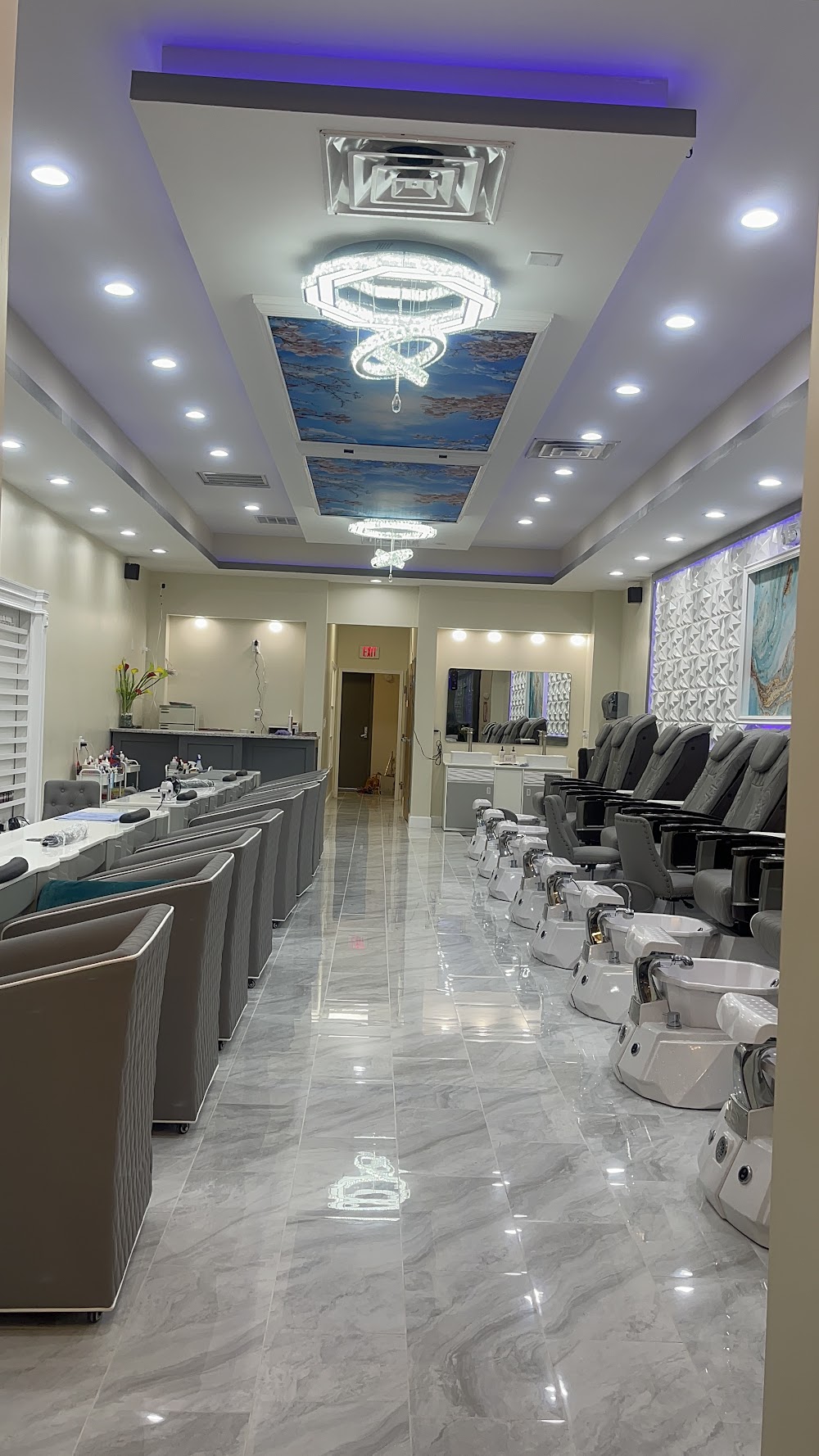 Summit Nail Spa